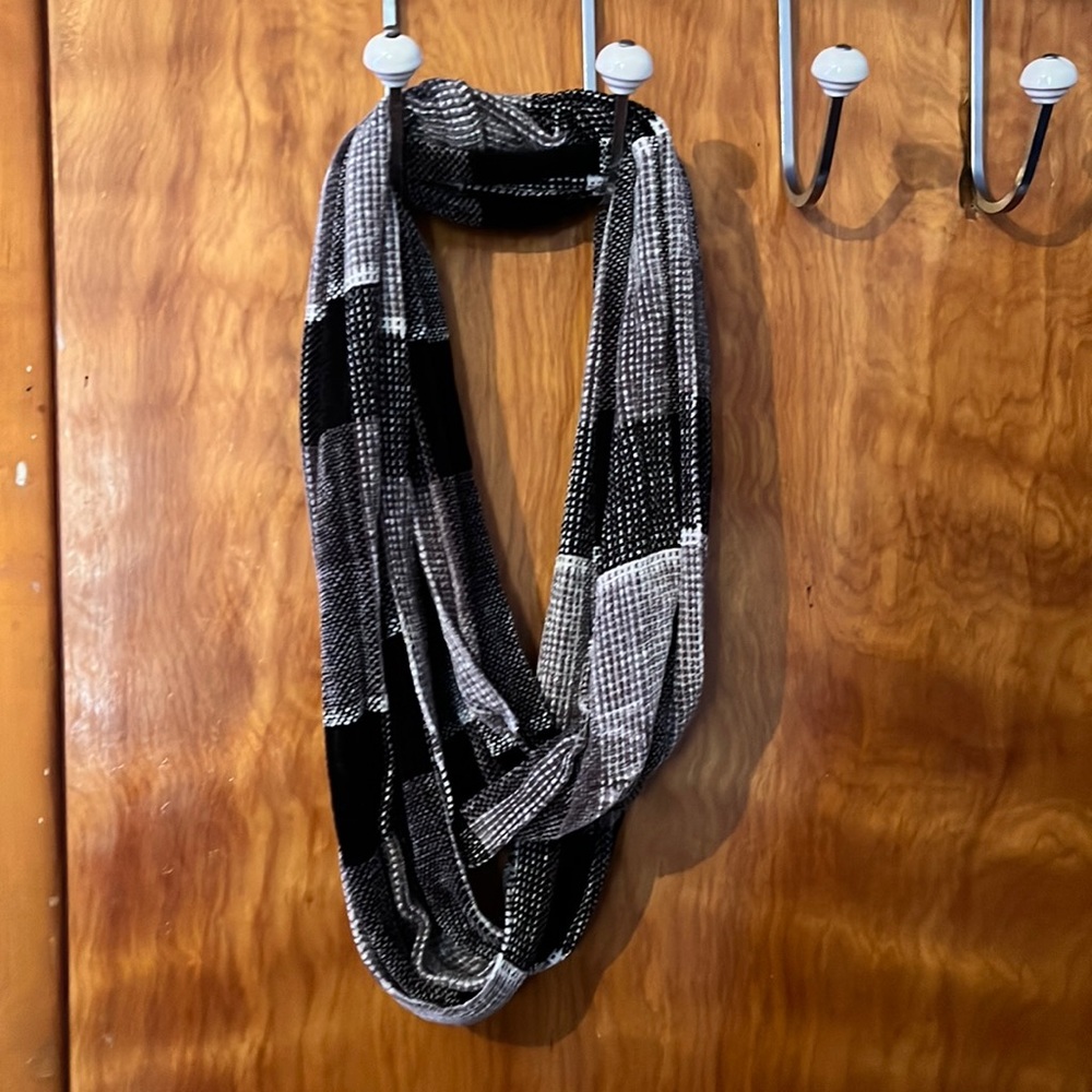 Infinity scarf